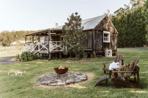 Picturesque Barn located on the Shoalhaven River, Nowra